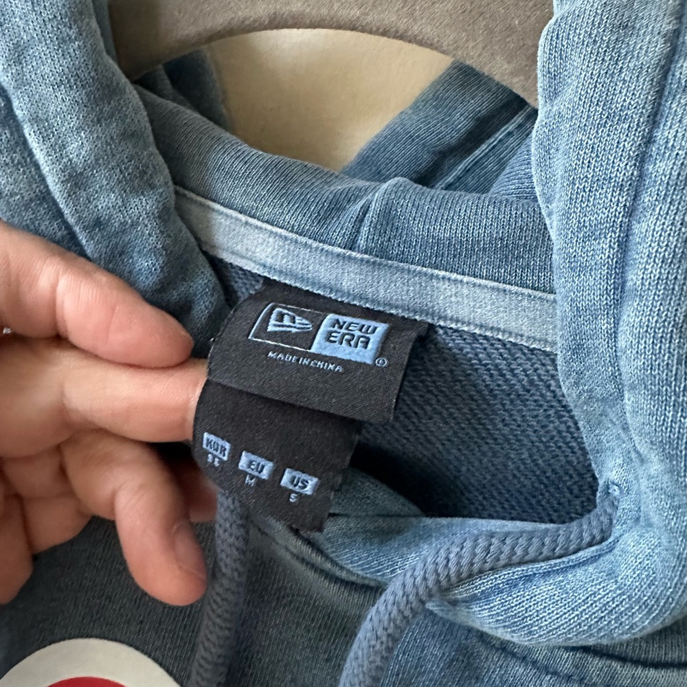 New Era MLB Premium Blue Hoodie with Red Boston Logo - Picture 7 of 11